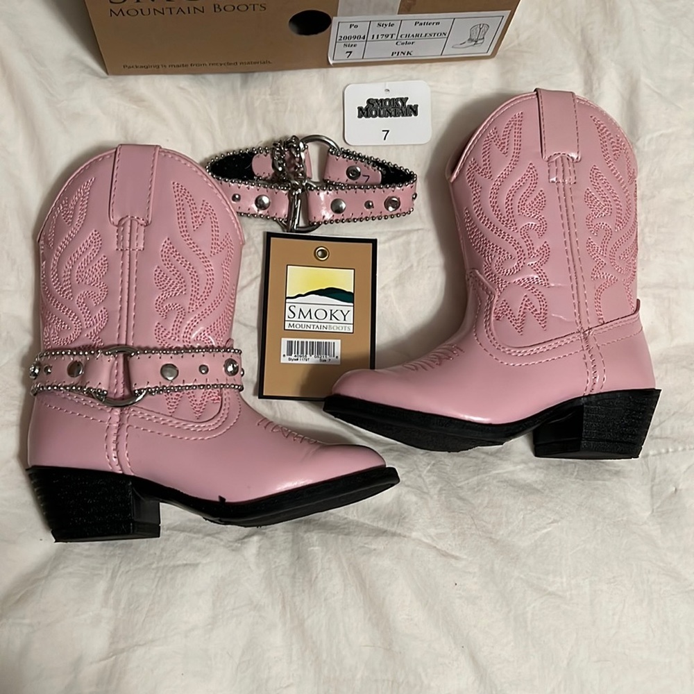 NWT Toddler Sz7 pink cowgirl boots w/ Removeable straps and chain